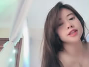 G奶女神下海直播扒穴假肉棒自慰